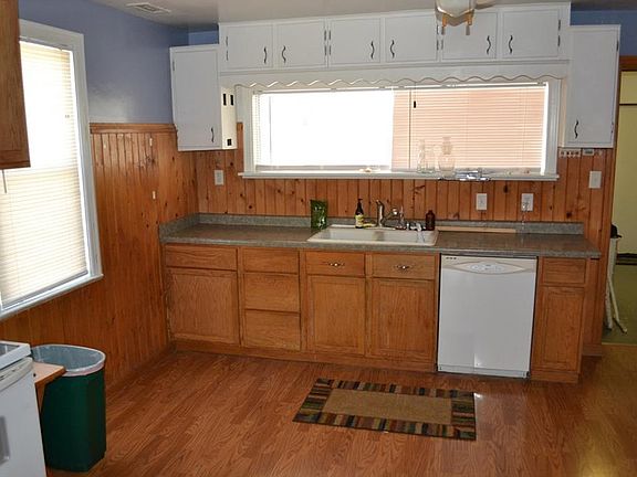 4th image of 243 N Jefferson St