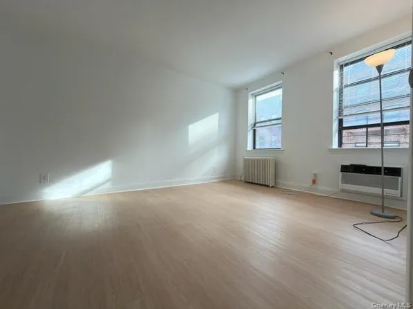 47-21 215 Place #1C, Bayside, NY 11364