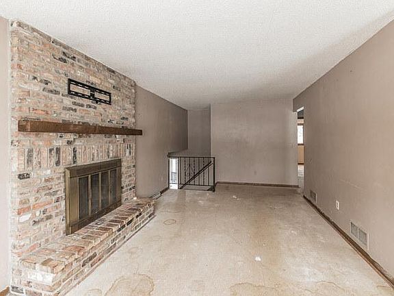 4th image of 961 127th St