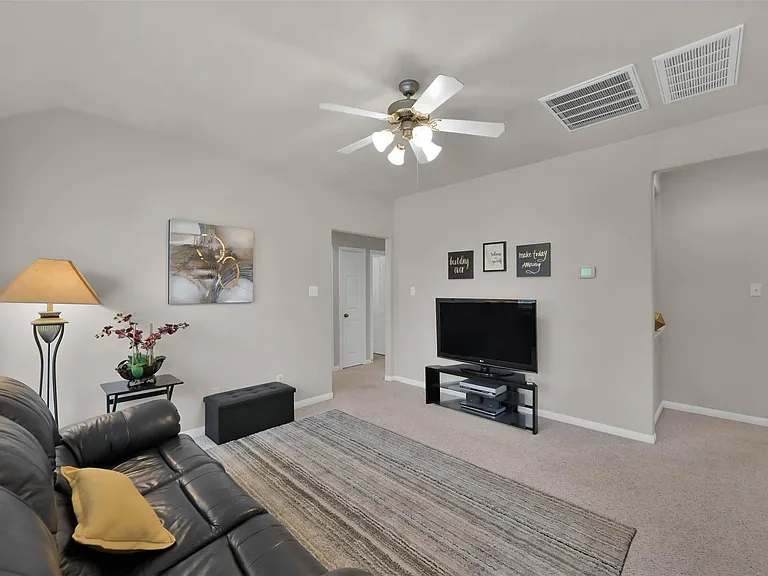 15 Aquiline Oaks Pl — Photo 26