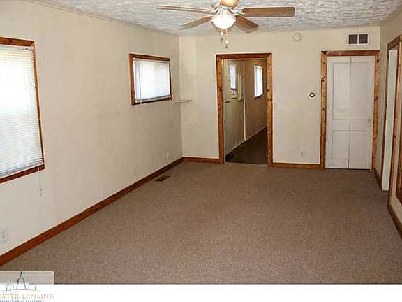 2nd image of 622 N Foster Ave