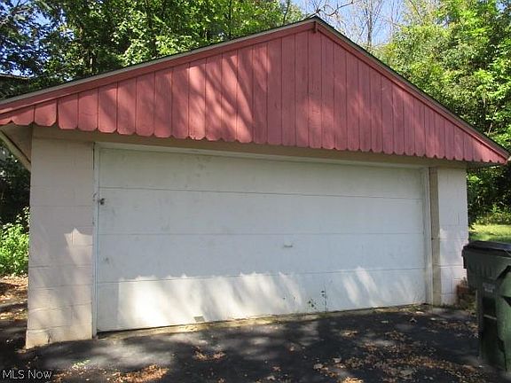 3rd image of 13215 Forestdale Dr
