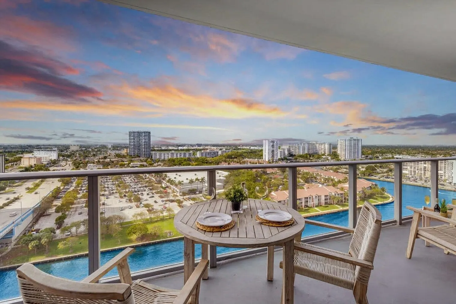 1 bed, 1.0 bath, 785 sqft, $3,858 — Photo 3
