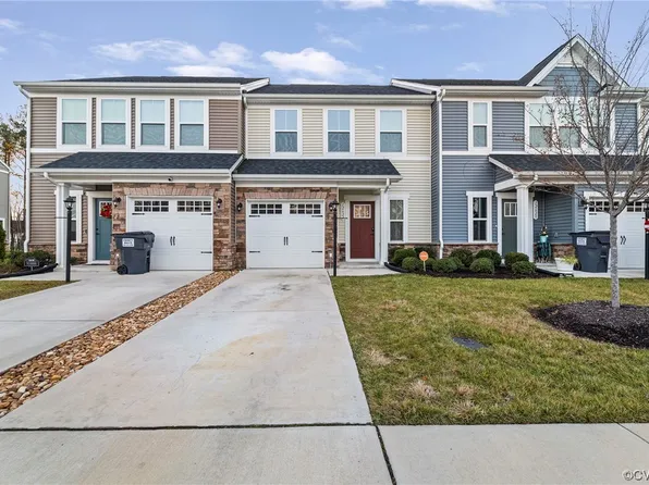 12624 Prestonfield Dr, Chester, VA 23836