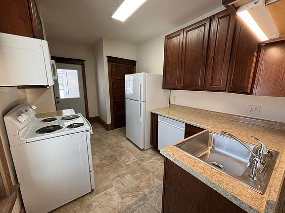 5th image of 1001 S Barstow St #1