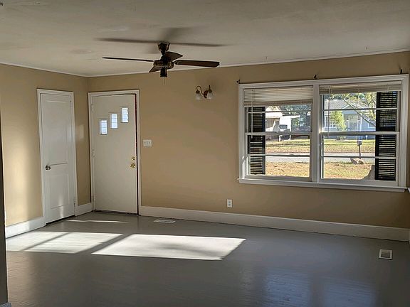 3rd image of 830 Bedingfield Ave