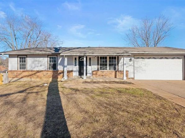 6501 Farm Pond Ct, Florissant, MO 63033