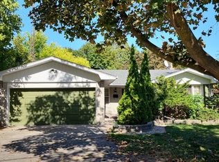 209 Burbank Dr, Toronto, ON M2K 1P5