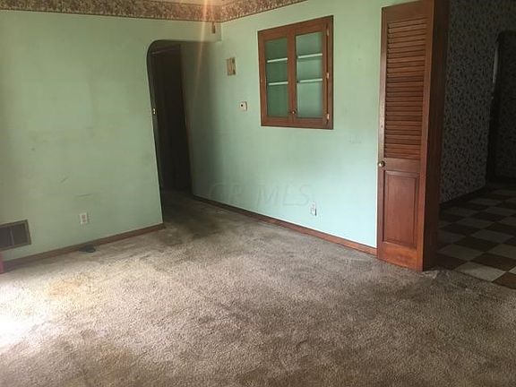 3rd image of 221 W Hubert Ave