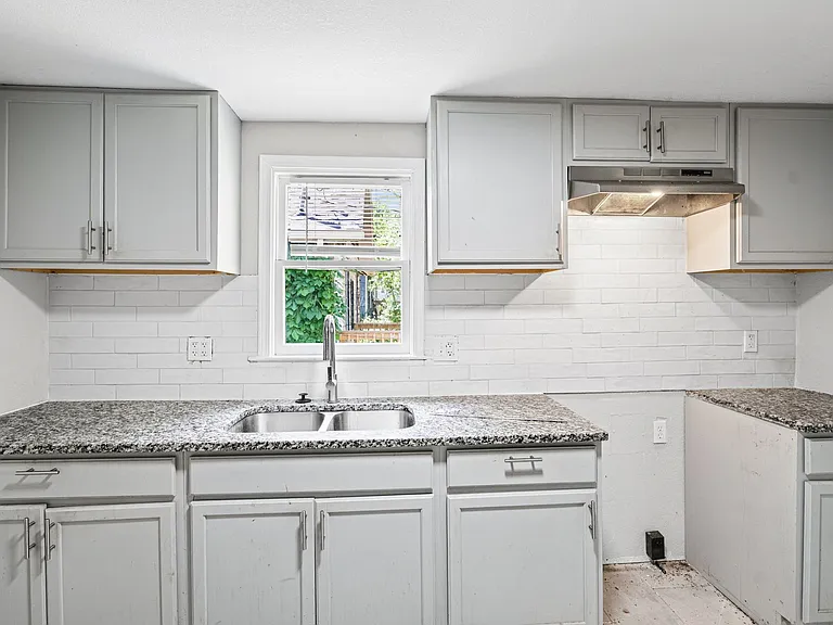 8102 Highland Ave — Photo 12