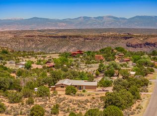 1 Agila Ct, White Rock, NM 87547