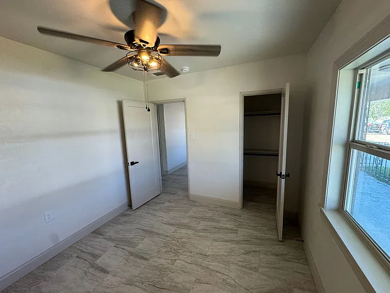 2607 Davis St — Photo 13