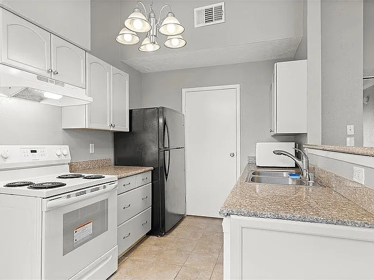 5406 Rivergate Dr — Photo 8