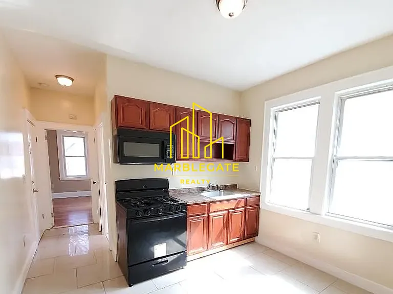 43 Underwood St #22R — Photo 1