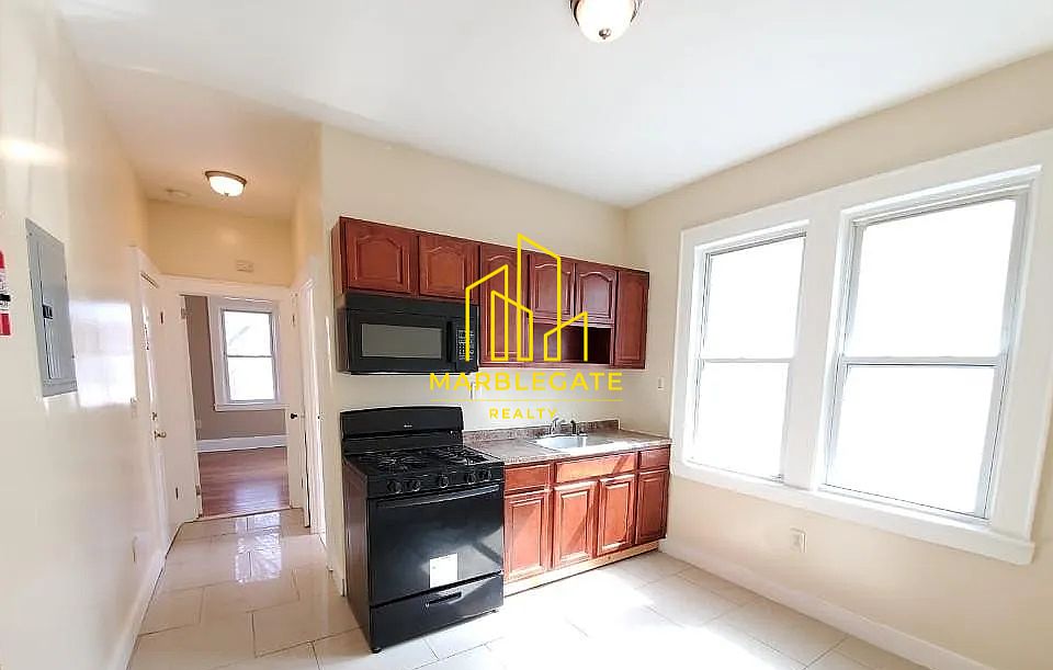 1st image of 43 Underwood St #22R