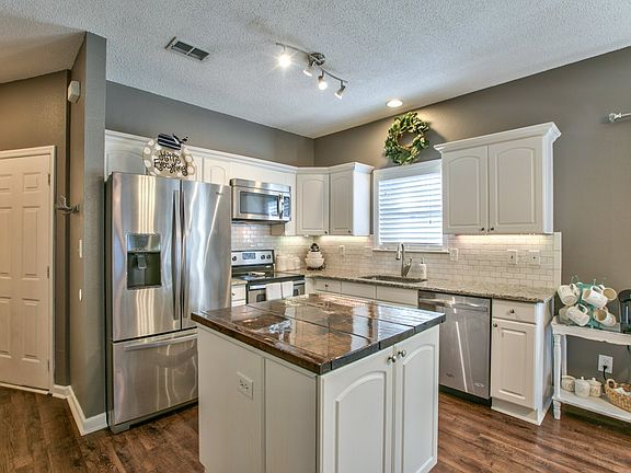 3rd image of 5099 Mint Hill Ct