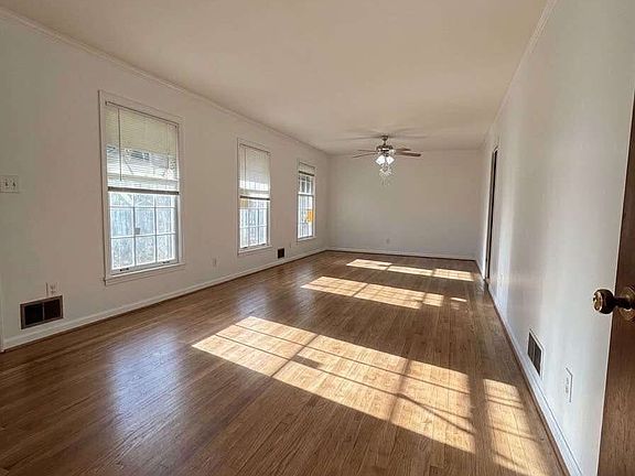 3rd image of 1228 Rays Rd