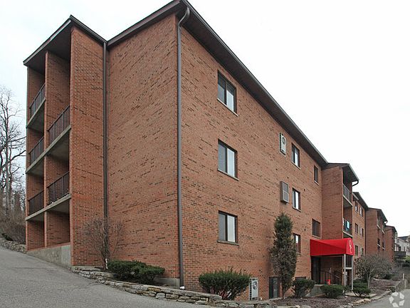 2nd image of 521 Martin Luther King Dr W APT C36