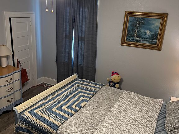 4th image of 6 Cedar St