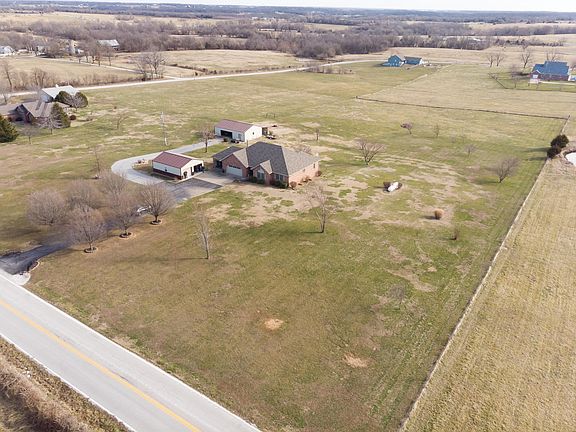 5th image of 3694 N Farm Road 83