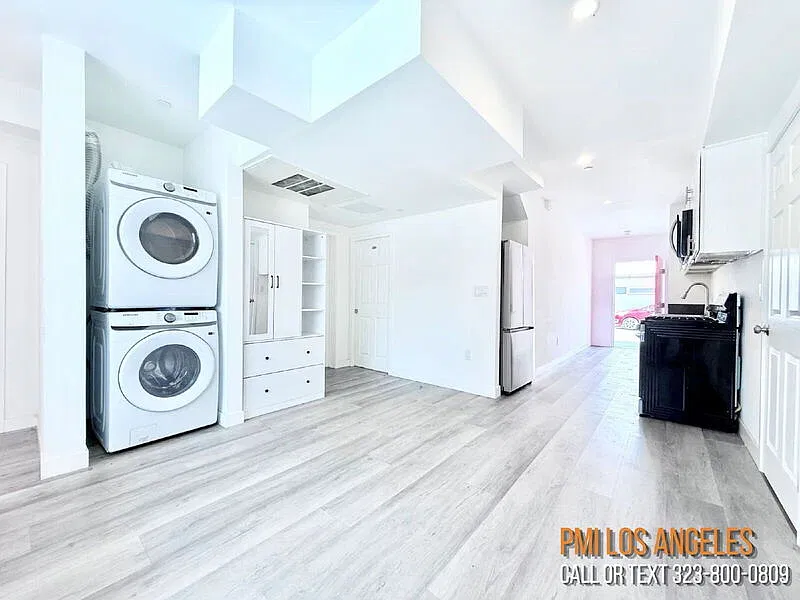 3 bed, 3.0 bath, 1395 sqft, $3,395 — Photo 1