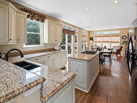 3rd image of 4685 Avocet Dr