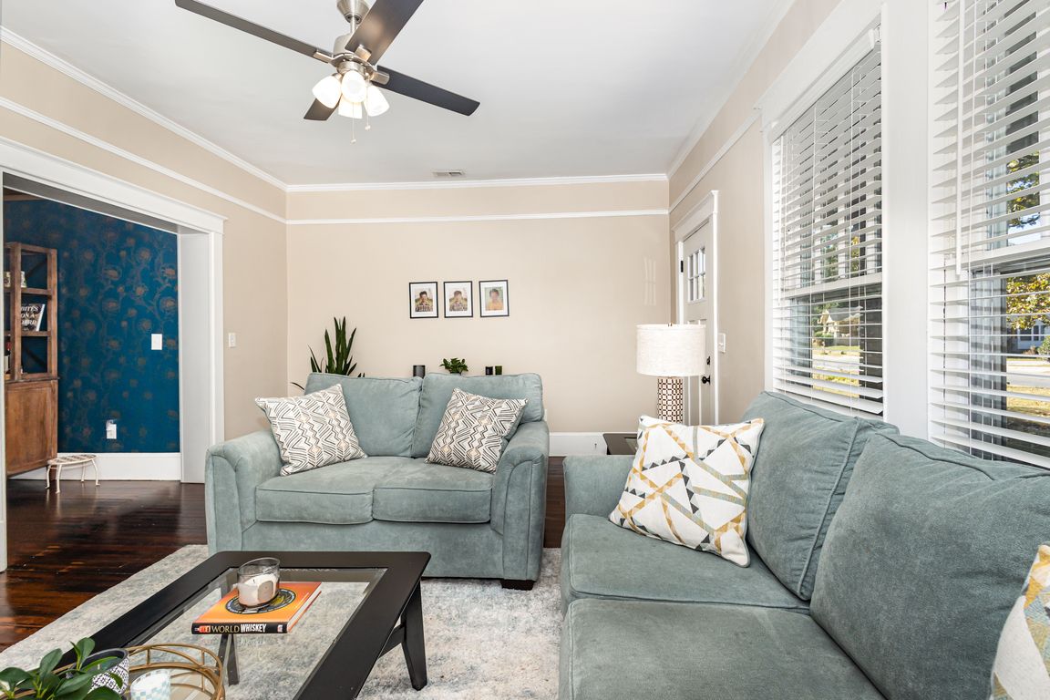 next background image