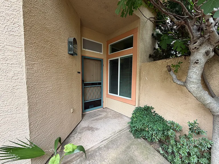 2833 Catalina Dr — Photo 5