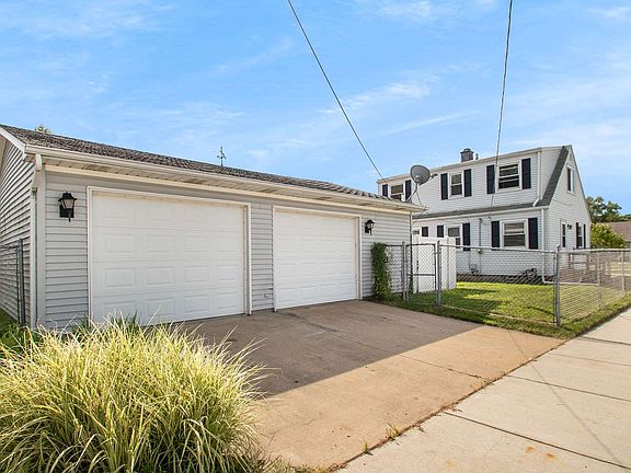 2nd image of 2122 Milburn Blvd
