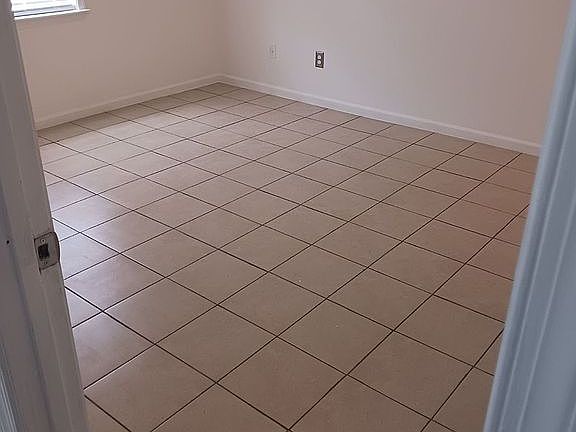 2nd image of 107 Summerfield St