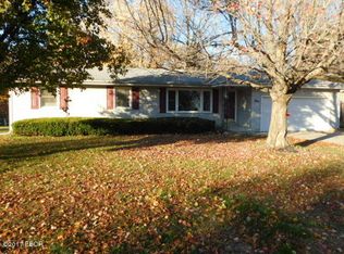 3 Madison St, Salem, IL 62881