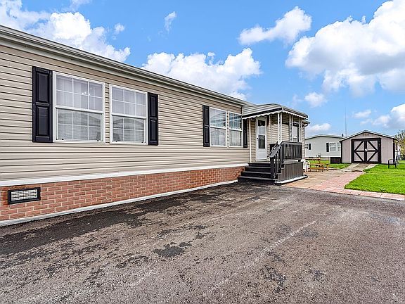 3rd image of 9913 Grantham Ct