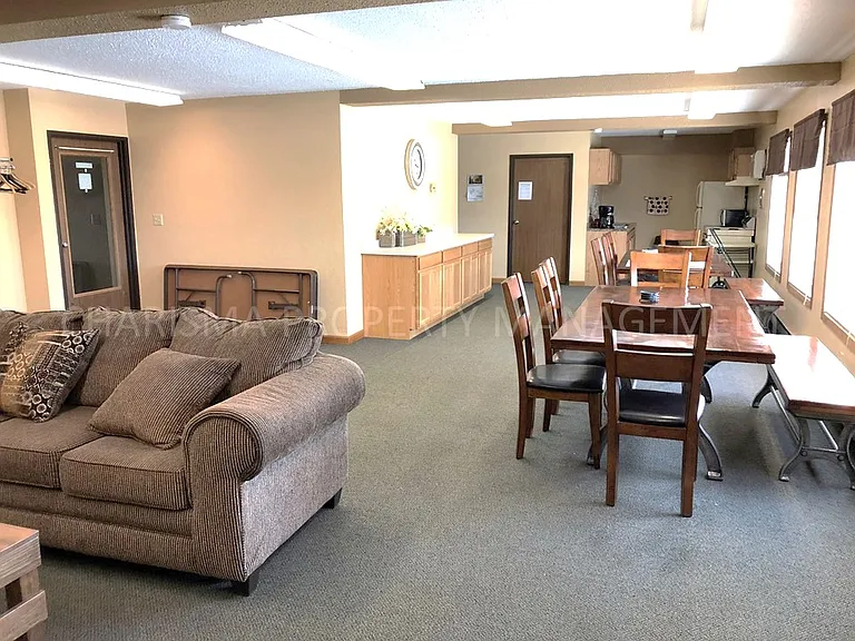 Missouri View Apartments — Photo 17