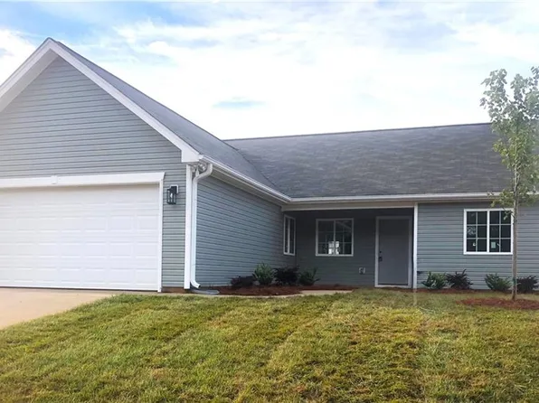 726 Torbay Dr, McLeansville, NC 27301