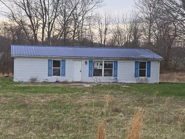 493 Smith Ln, Londonderry, OH 45647