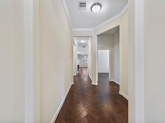 3rd image of 130 N Heritage Mill Cir