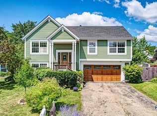 255 Penny Ln, Grayslake, IL