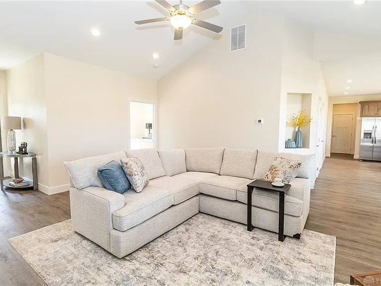 1025 Baker Rd — Photo 12