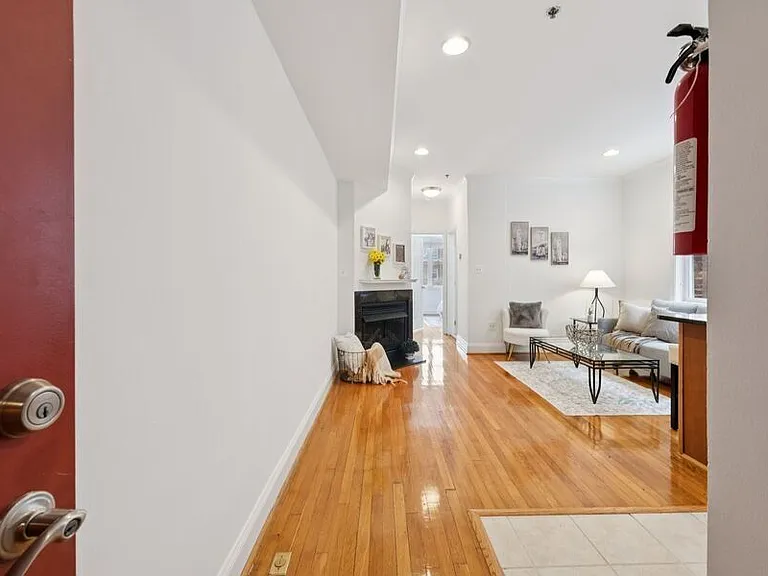 1438 Columbia Rd NW #305 — Photo 4