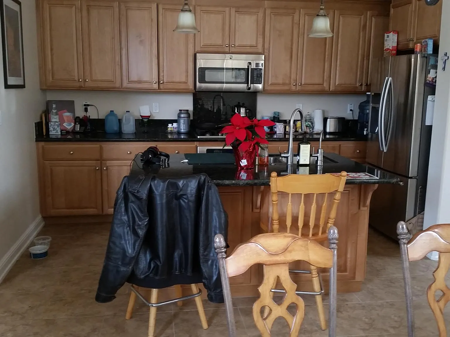 4 bed, 2.5 bath, 1647 sqft, $4,500 — Photo 2