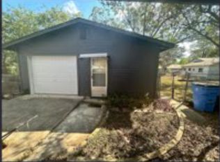 513 N San Marcos St #B, Seguin, TX 78155
