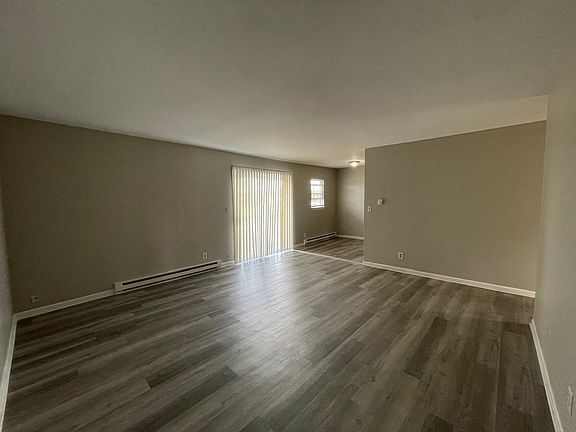 3rd image of 376 W Old Indian Trl #8