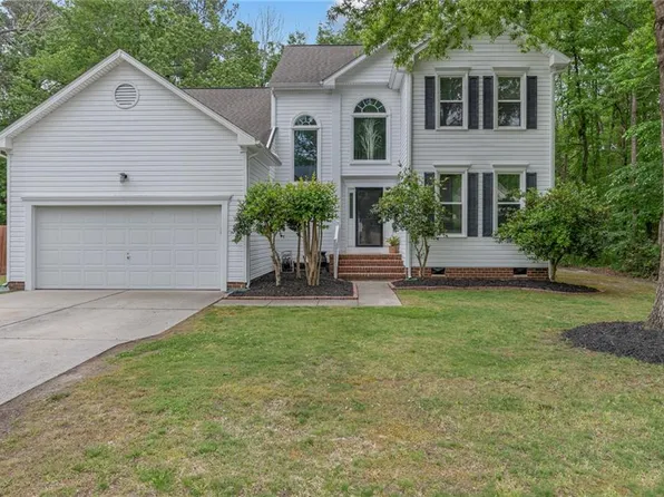 221 Robinhood Rd, Chesapeake, VA 23322