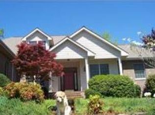 136 Pinnacle Pt, Seneca, SC 29672