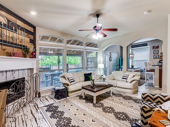 4th image of 6811 Shore Breeze Ct