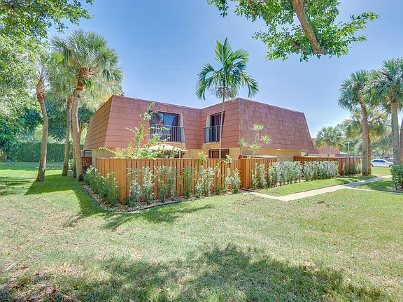 2nd image of 413 Live Oak Ln #214-A