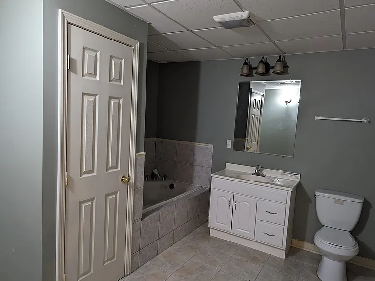 705 Dover Ct — Photo 33