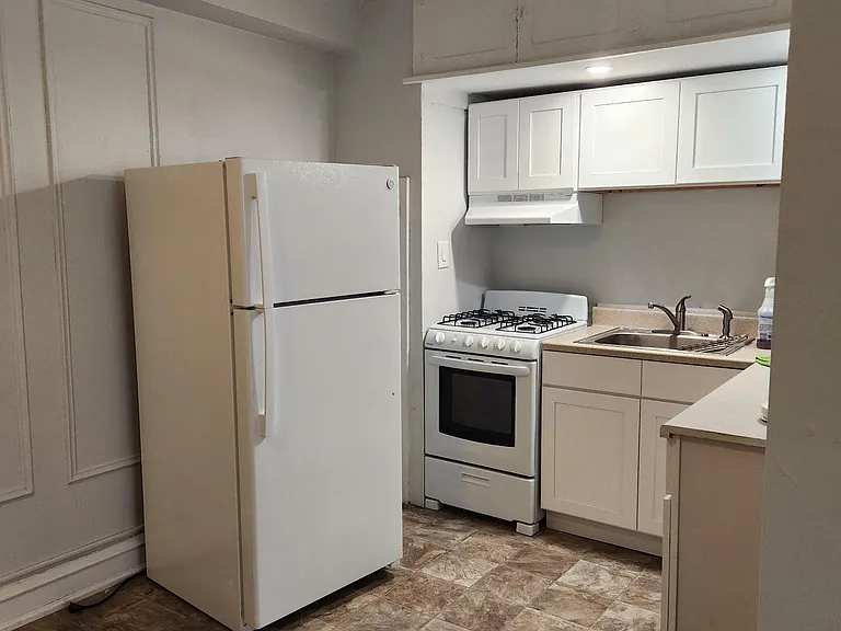 Commonwealth Apartments — Photo 30