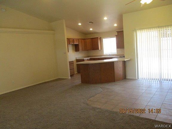 4th image of 2828 Superba Ave