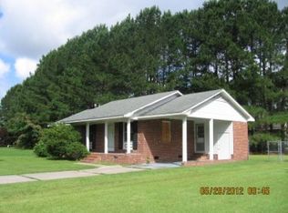 102 Denver Rd, Lumberton, NC 28358